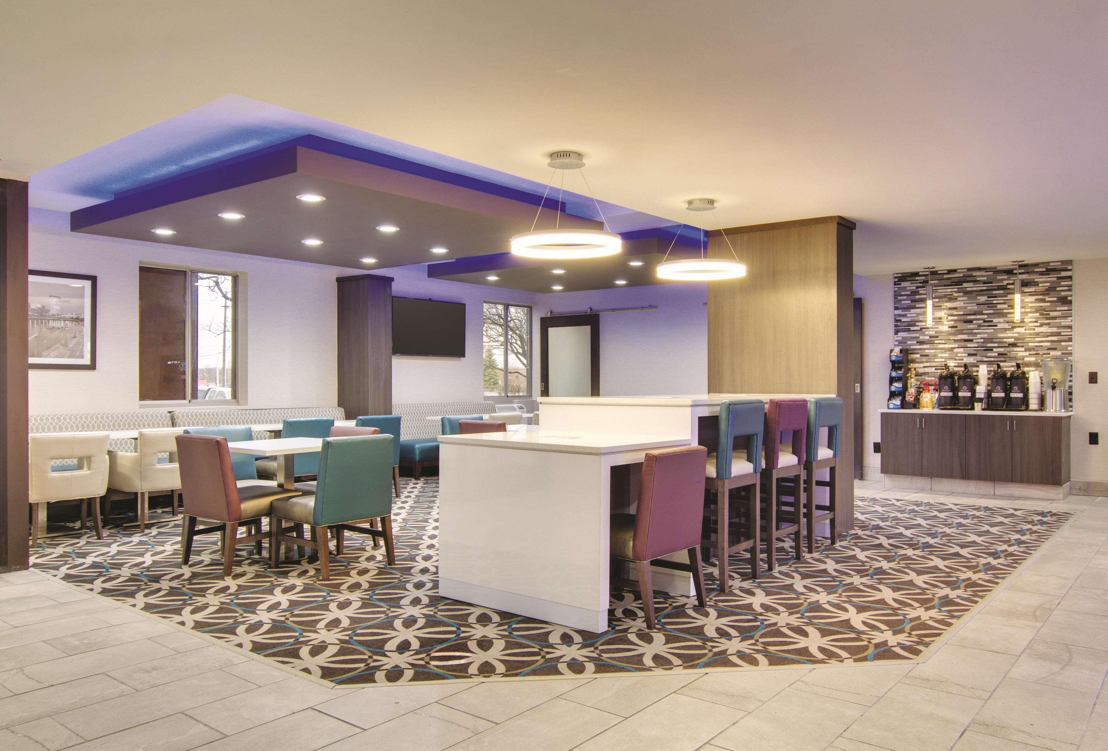 La Quinta By Wyndham Cleveland Airport West Hotel North Olmsted Bagian luar foto
