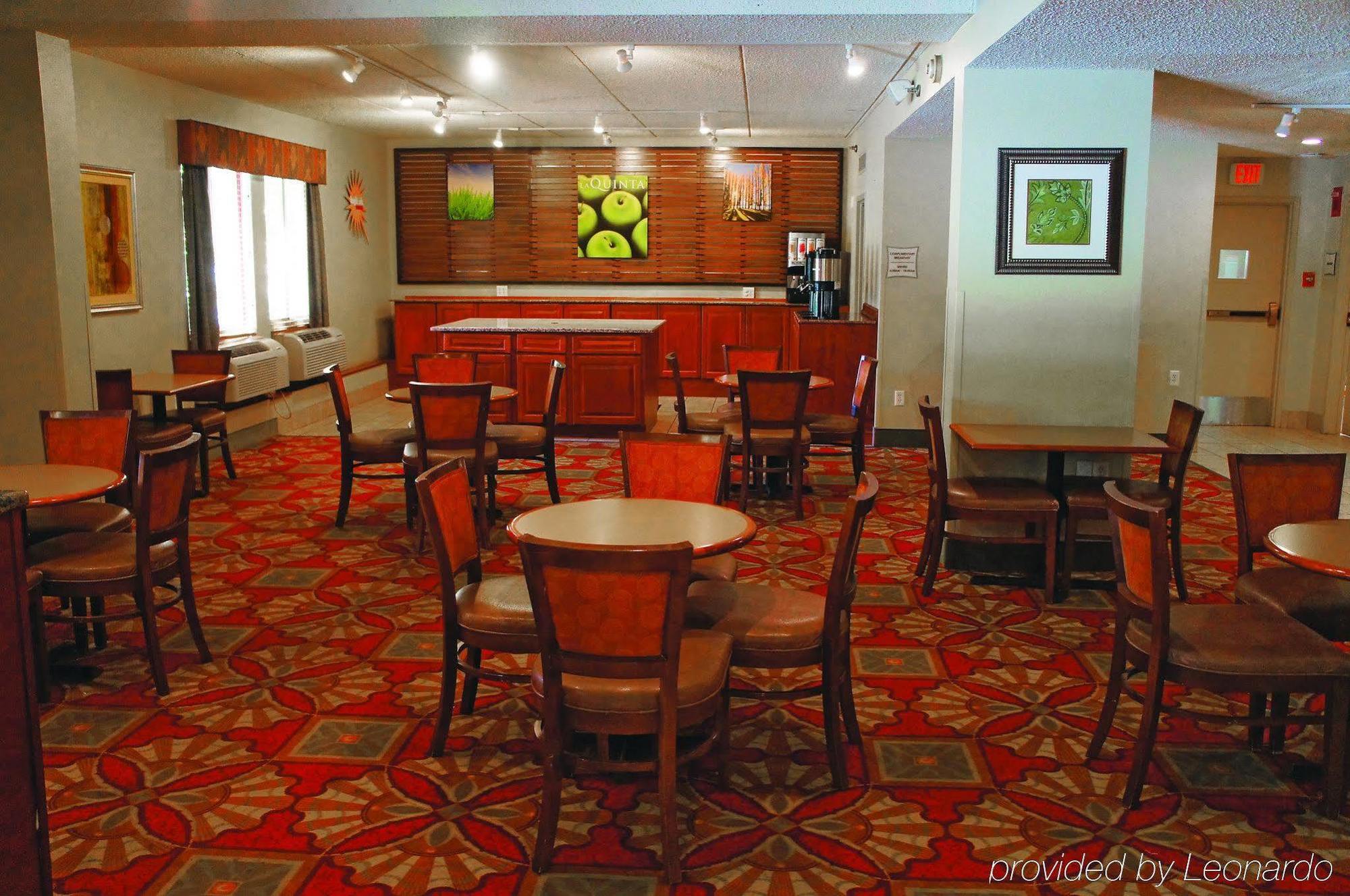 La Quinta By Wyndham Cleveland Airport West Hotel North Olmsted Bagian luar foto