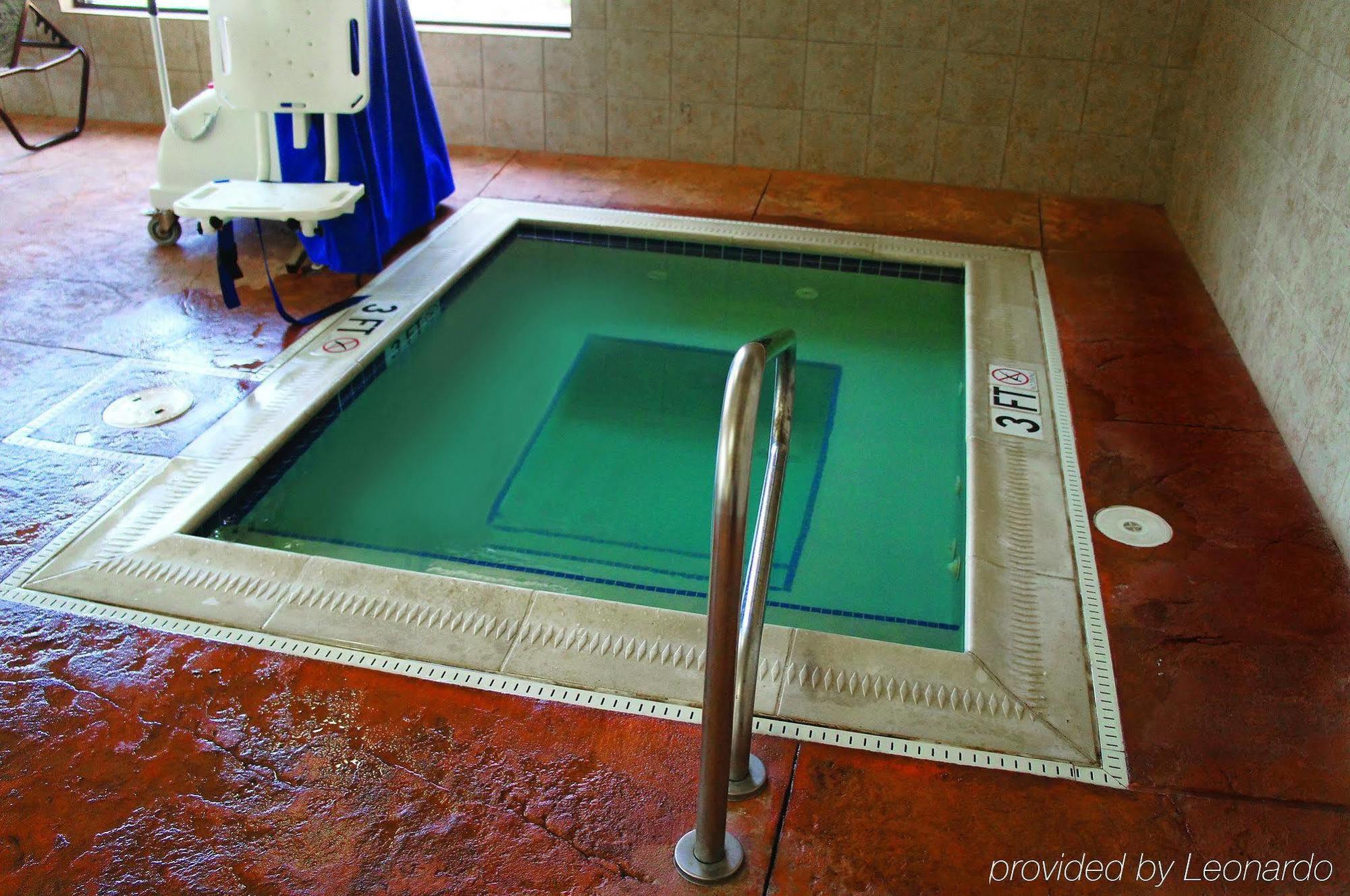 La Quinta By Wyndham Cleveland Airport West Hotel North Olmsted Bagian luar foto